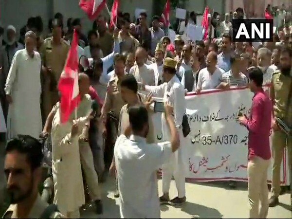 Article 35A: NC protests ahead of SC hearing Article 35A: NC protests ahead of SC hearing